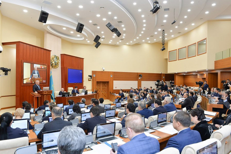 Kazakstanilaiset kansanedustajat vaativat hallitukselta selvitystä toimenpiteistä pakotteiden kiertämisen estämiseksi