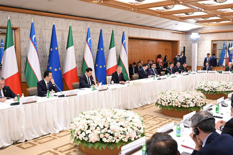 Uzbekistanin presidentti vieraili Italiassa - bisnesfoorumissa runsaasti sopimuksia